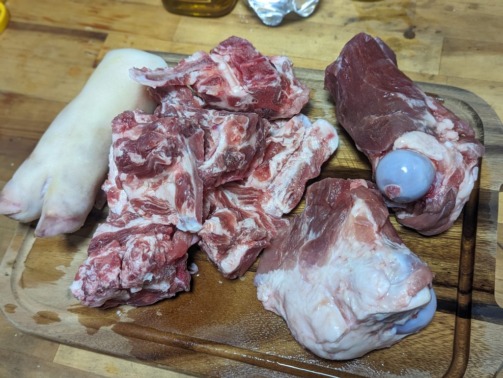 PXL_20240921_145934738.PORTRAIT-1024x771 濃厚豚骨スープの作り方